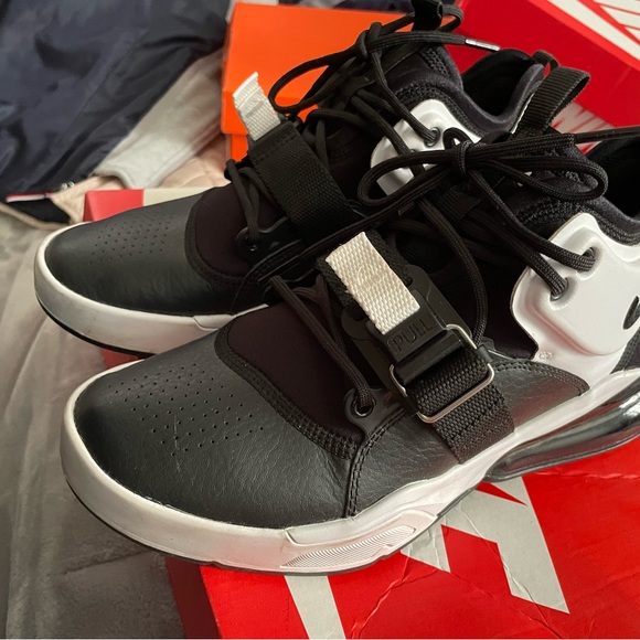 Nike Airforce 270 (GS) - Shoes